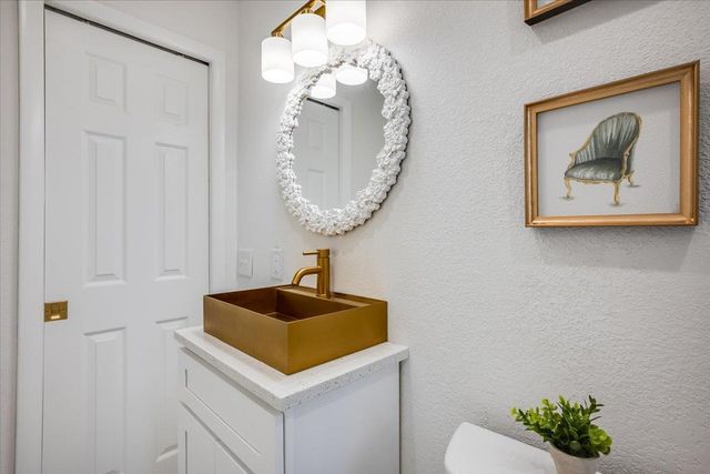 6136 E 9th St N, Wichita, KS 67208