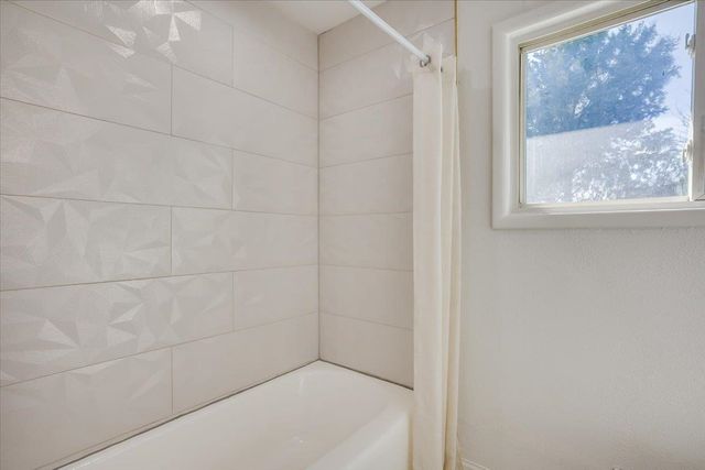 6136 E 9th St N, Wichita, KS 67208