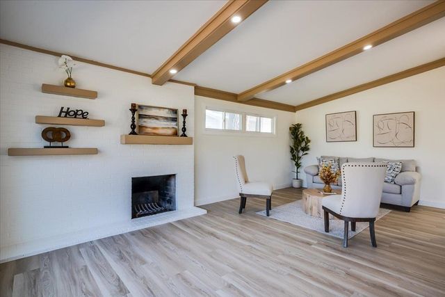 6136 E 9th St N, Wichita, KS 67208