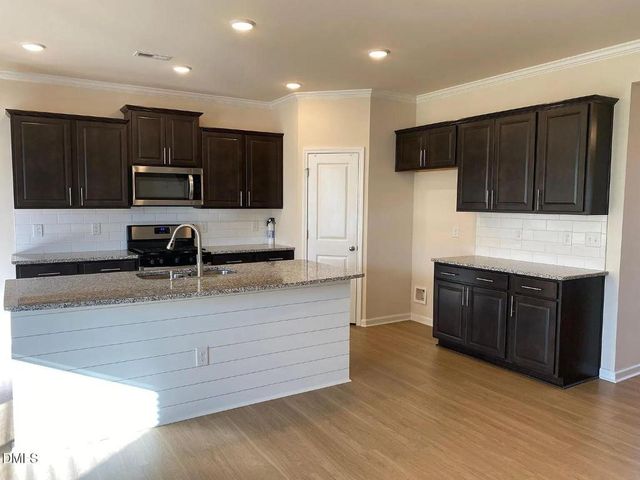 2124 Fox Chapel Place, Fuquay Varina, NC 27526