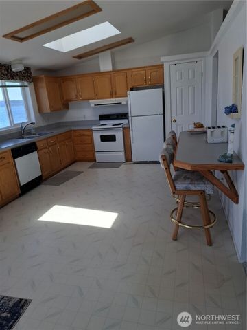 22600 N US HWY 101, Shelton, WA 98584
