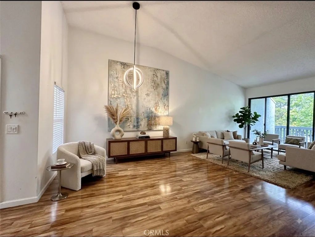 2542 W Macarthur, Santa Ana, CA 92704