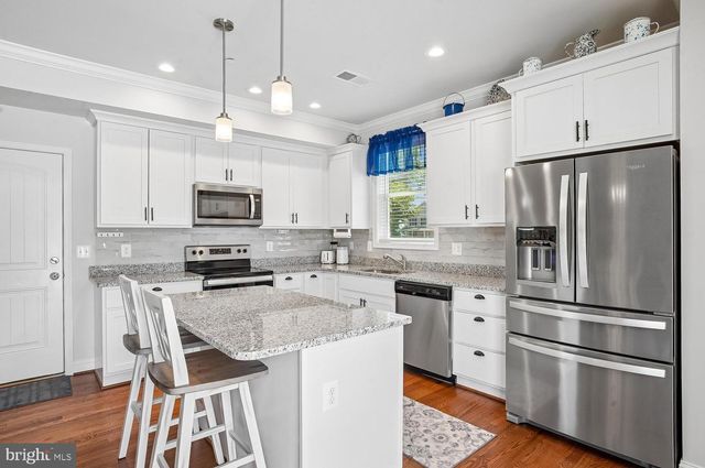 1613 LEE DR, Edgewater, MD 21037