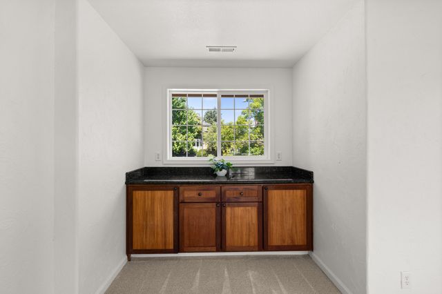 2768 Kerrisdale Ridge Drive, Medford, OR 97504