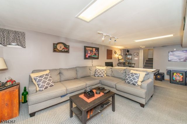 18 Johnson St, Clifton City, NJ 07014