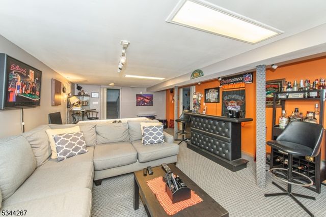 18 Johnson St, Clifton City, NJ 07014