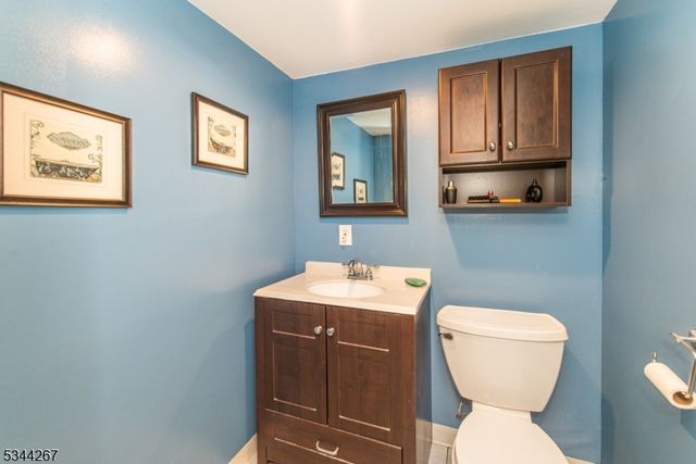 18 Johnson St, Clifton City, NJ 07014