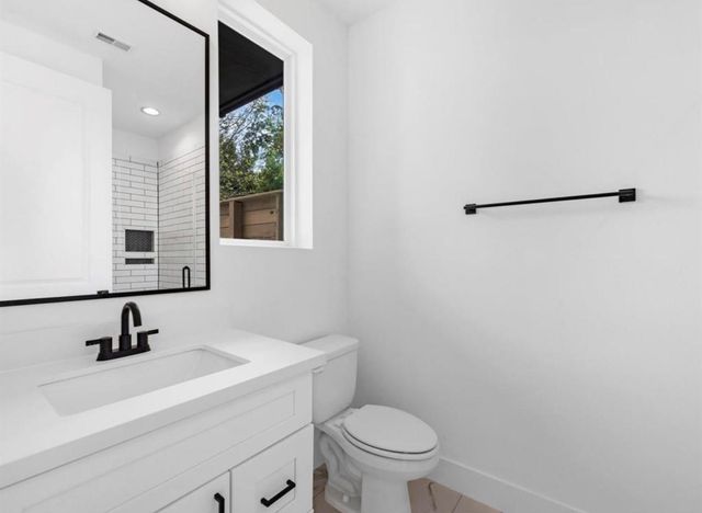 5910 Val Verde St, Houston, TX 77057