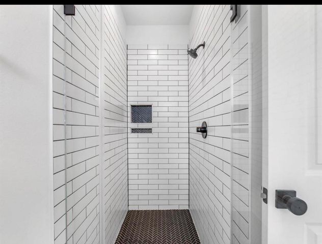 5910 Val Verde St, Houston, TX 77057