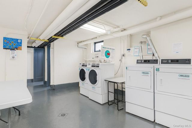 40 terrace Circle 2c, Great Neck, NY 11021