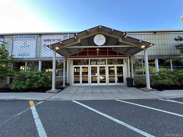 40 terrace Circle 2c, Great Neck, NY 11021