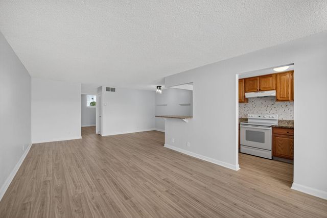 104 Paradise Harbour Boulevard 203, North Palm Beach, FL 33408