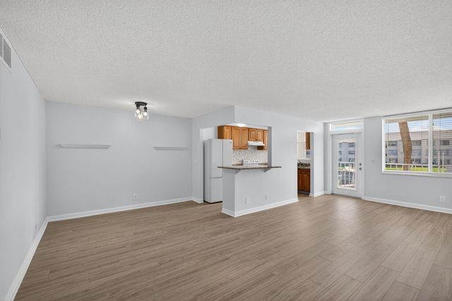 104 Paradise Harbour Boulevard 203, North Palm Beach, FL 33408