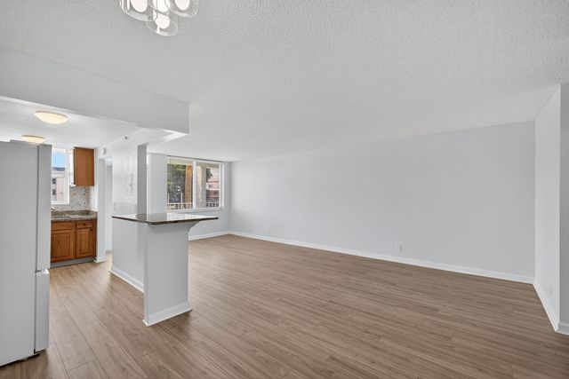 104 Paradise Harbour Boulevard 203, North Palm Beach, FL 33408