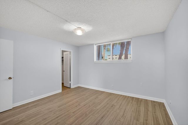 104 Paradise Harbour Boulevard 203, North Palm Beach, FL 33408