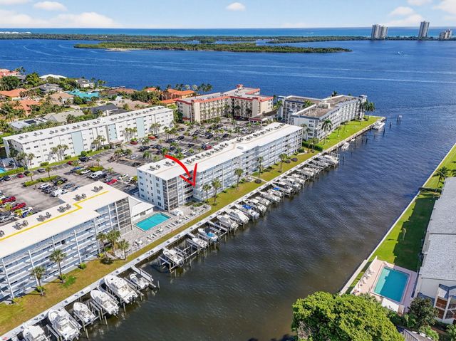 104 Paradise Harbour Boulevard 203, North Palm Beach, FL 33408