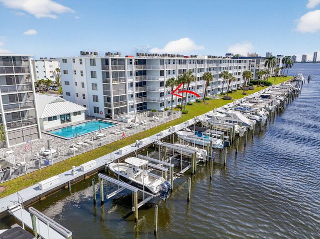 104 Paradise Harbour Boulevard 203, North Palm Beach, FL 33408