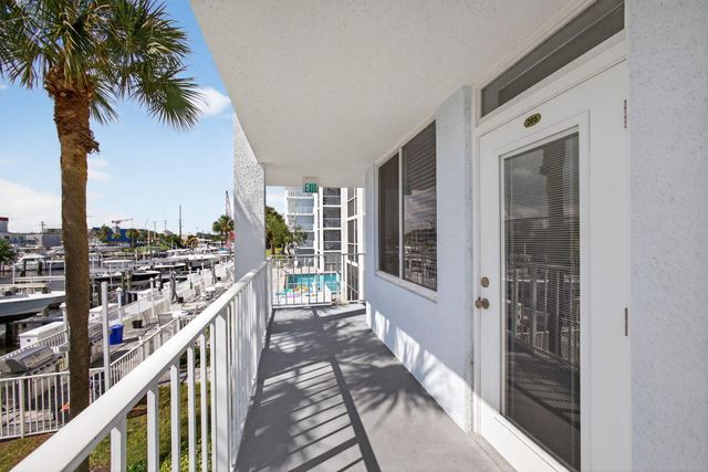 104 Paradise Harbour Boulevard 203, North Palm Beach, FL 33408