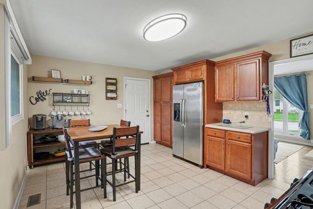 458 Berkshire Avenue, Romeoville, IL 60446