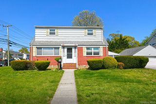36 Millwood Lane, Merrick, NY 11566