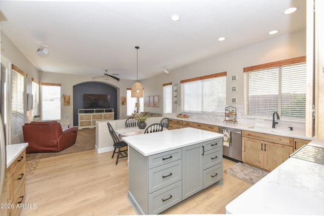 362 E HORSESHOE Avenue, Gilbert, AZ 85296