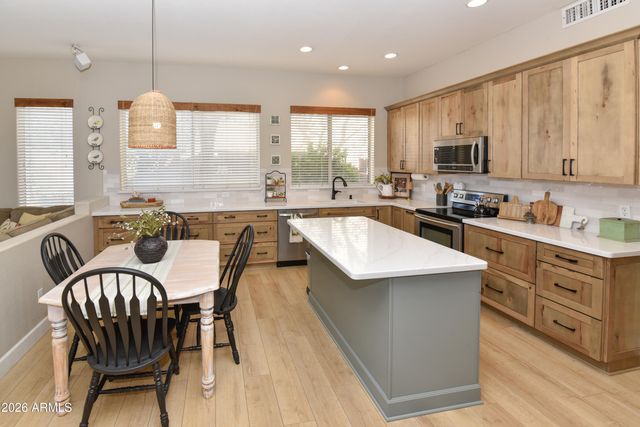 362 E HORSESHOE Avenue, Gilbert, AZ 85296