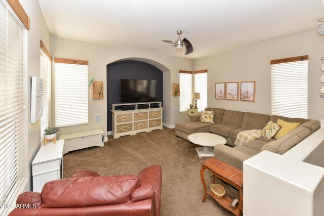 362 E HORSESHOE Avenue, Gilbert, AZ 85296