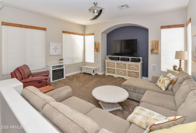 362 E HORSESHOE Avenue, Gilbert, AZ 85296