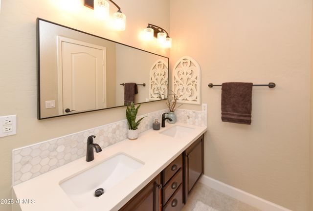 362 E HORSESHOE Avenue, Gilbert, AZ 85296