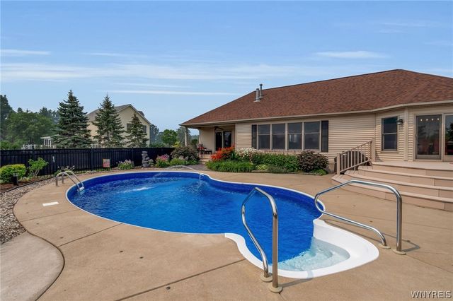 3921 Wildwing Drive, Wheatfield, NY 14120