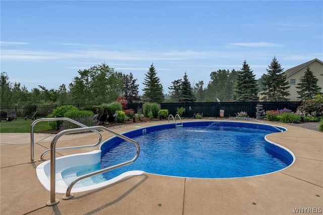 3921 Wildwing Drive, Wheatfield, NY 14120