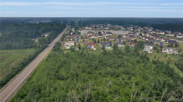 3921 Wildwing Drive, Wheatfield, NY 14120