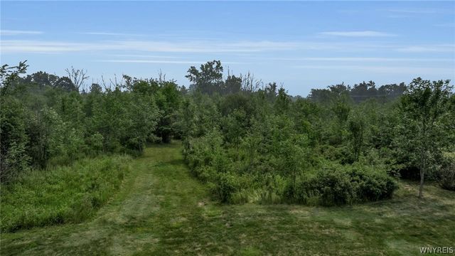 3921 Wildwing Drive, Wheatfield, NY 14120