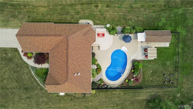 3921 Wildwing Drive, Wheatfield, NY 14120