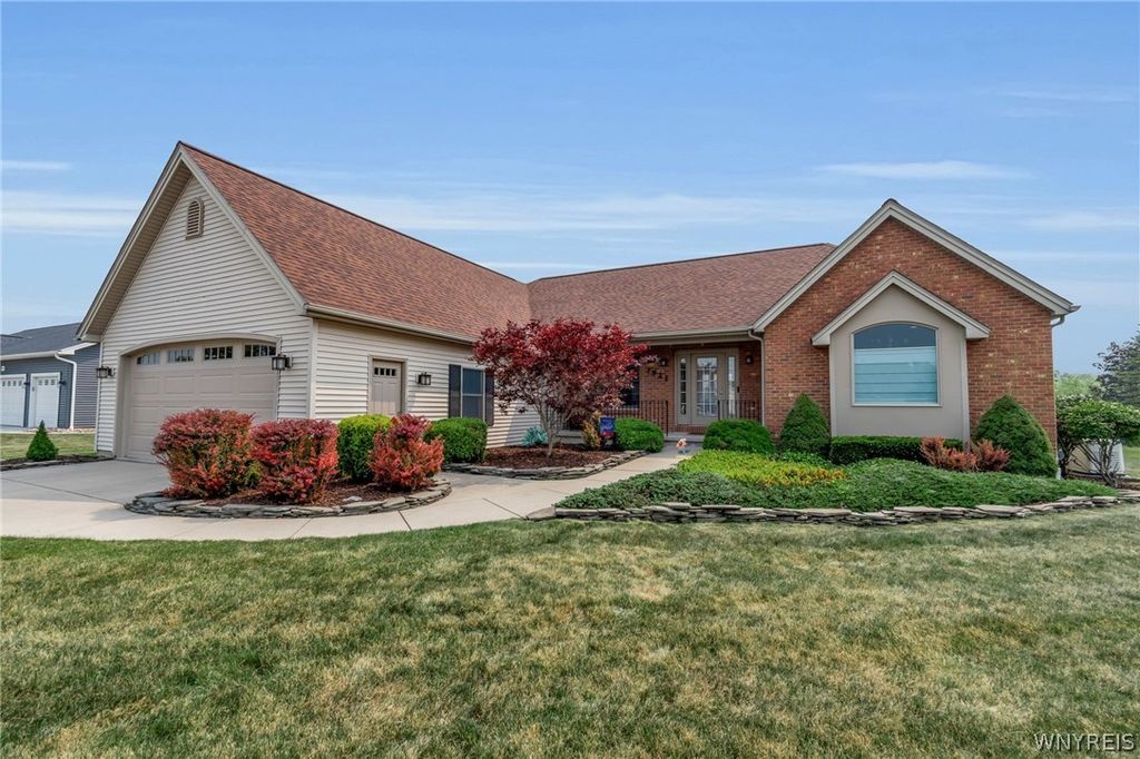 3921 Wildwing Drive, Wheatfield, NY 14120