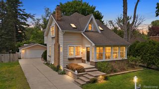 15965 Whitby Street, Livonia, MI 48154