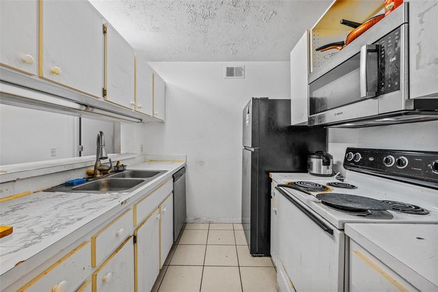 3921 SW 34TH STREET 208, Gainesville, FL 32608