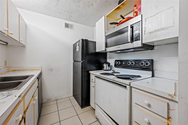 3921 SW 34TH STREET 208, Gainesville, FL 32608