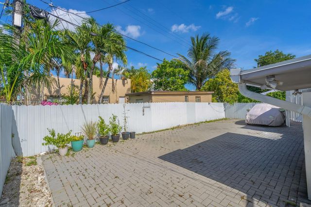 801 NW 17th Court, Miami, FL 33125