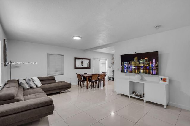 801 NW 17th Court, Miami, FL 33125