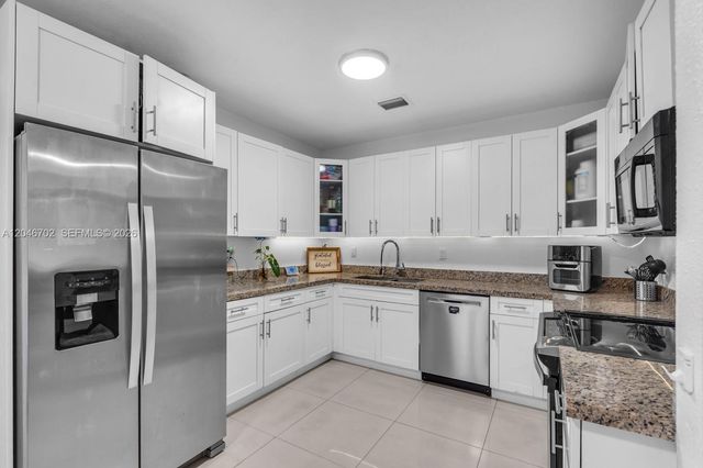 801 NW 17th Court, Miami, FL 33125
