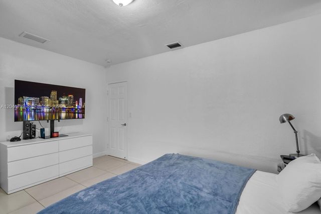 801 NW 17th Court, Miami, FL 33125