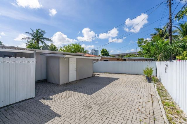801 NW 17th Court, Miami, FL 33125