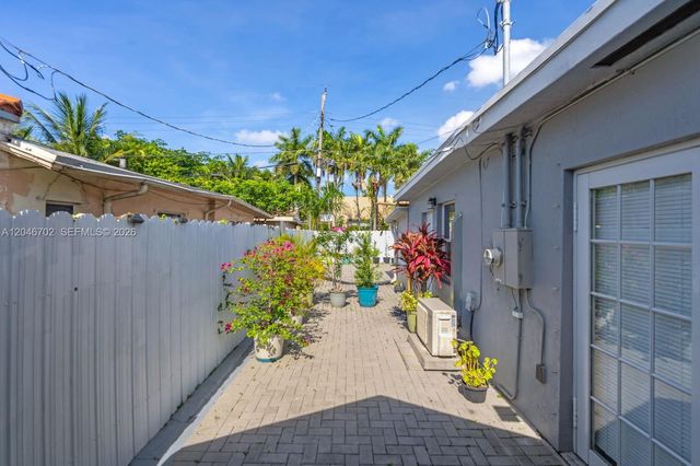 801 NW 17th Court, Miami, FL 33125