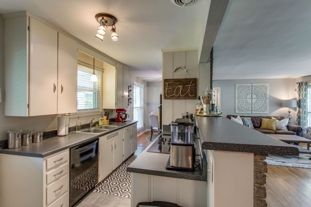 409 Bramblewood Dr, Nashville, TN 37211