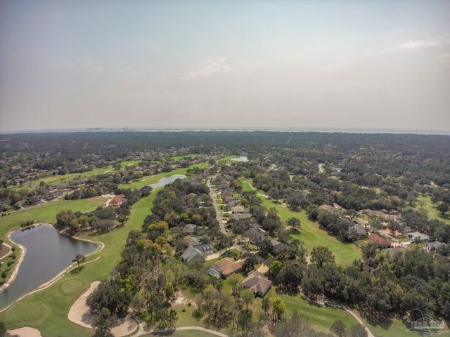 6677 Admiral St, Navarre, FL 32566