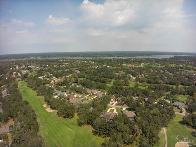 6677 Admiral St, Navarre, FL 32566