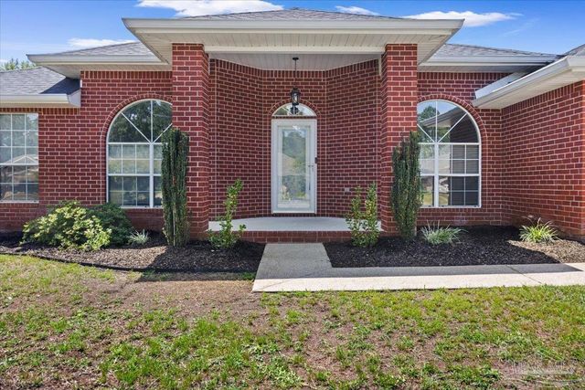6677 Admiral St, Navarre, FL 32566