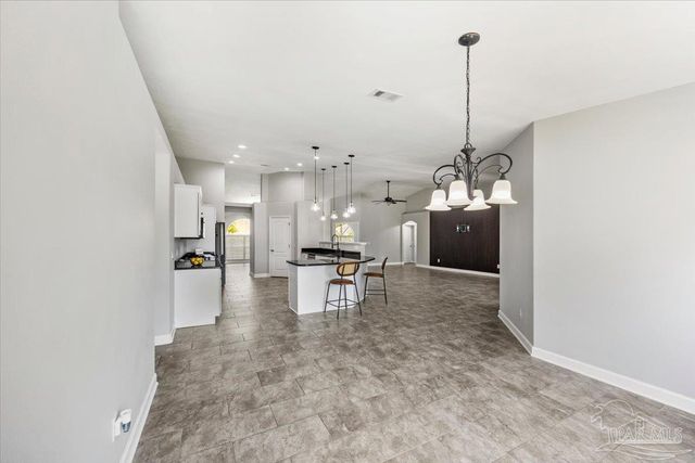 6677 Admiral St, Navarre, FL 32566