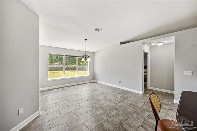 6677 Admiral St, Navarre, FL 32566